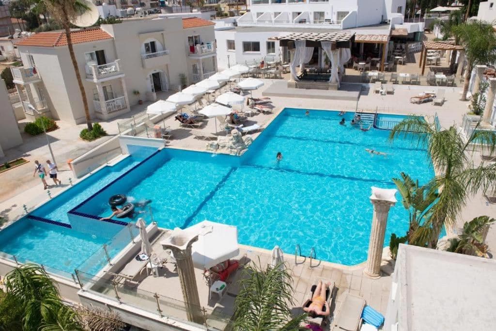 pools-outdoor-pool