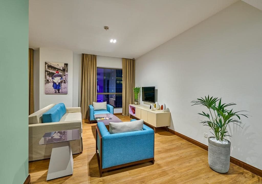 rooms-one-bedroom-apartment-city-view