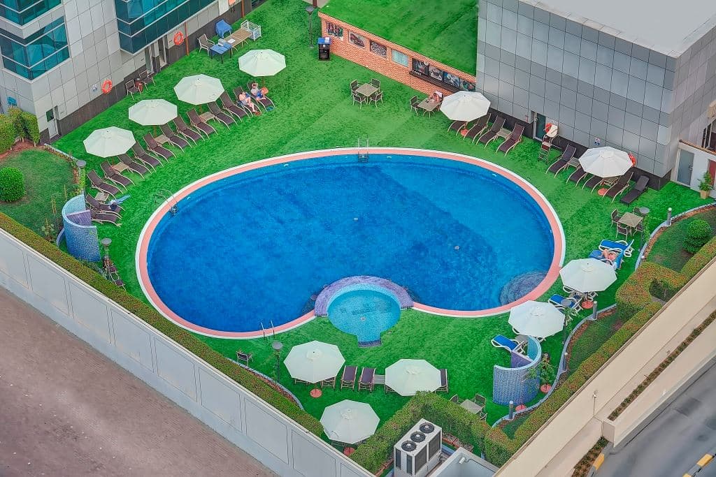 pools-outdoor-pool