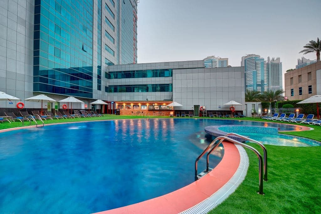 pools-outdoor-pool