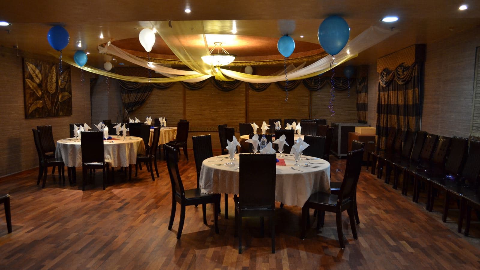 restaurants-crystal-restaurant