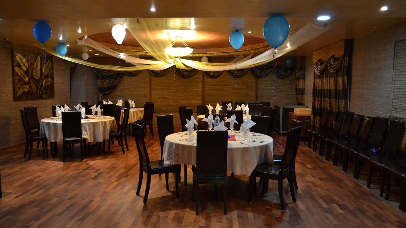 restaurants-crystal-restaurant
