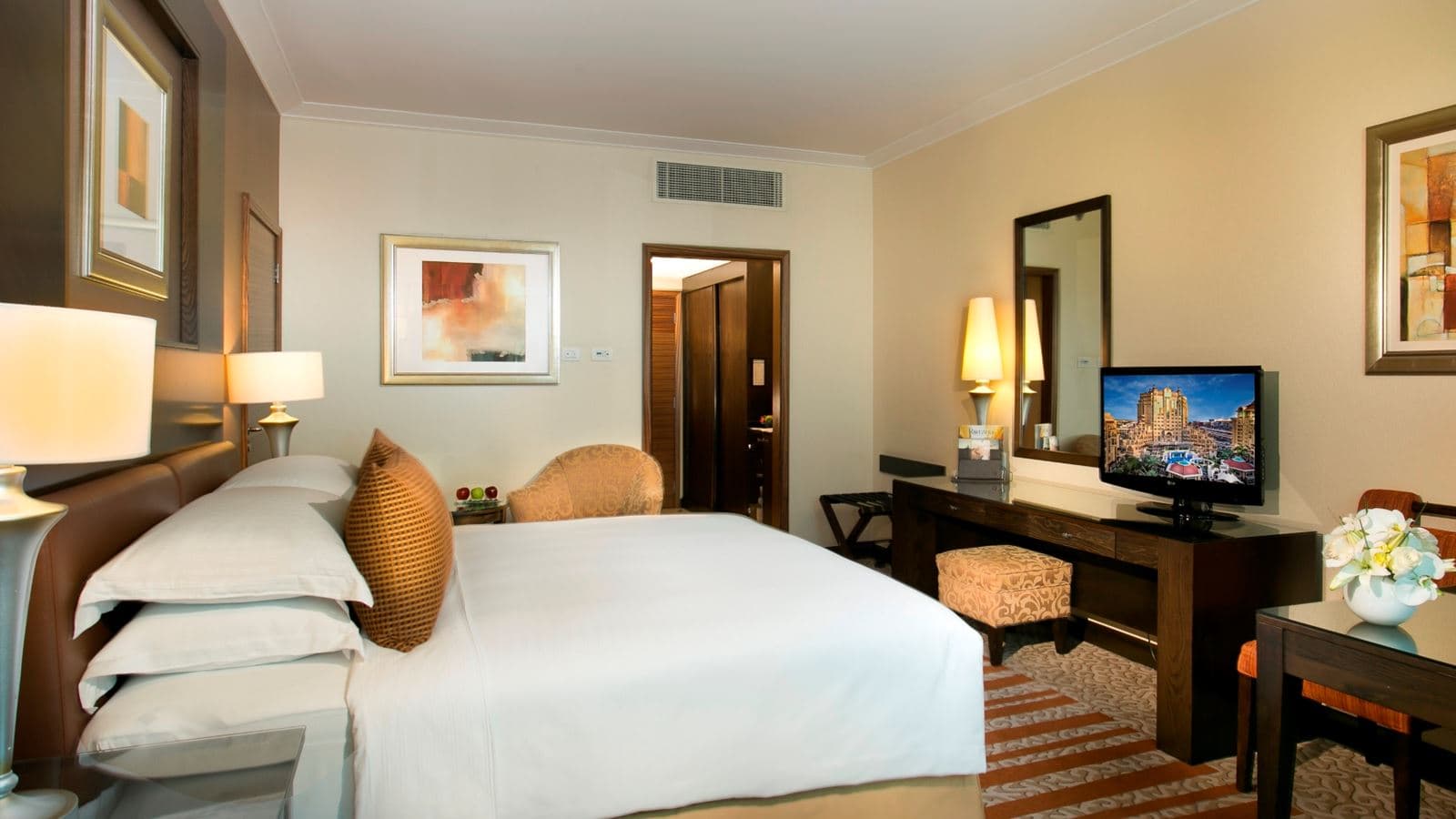 rooms-classic-room