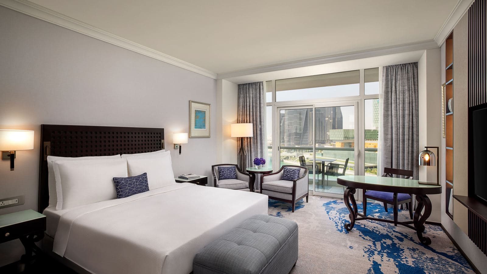 rooms-spacious-sea-view-room-with-balcony-and-lounge-access
