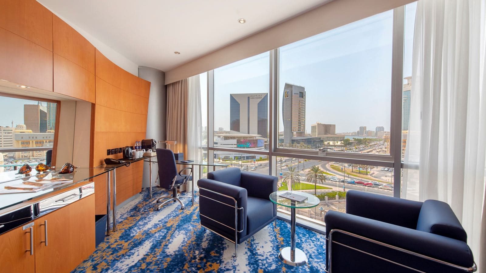 rooms-deluxe-room