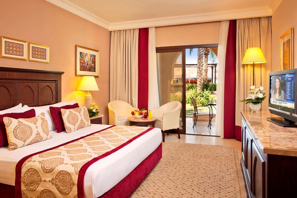 rooms-superior-room-pool-view