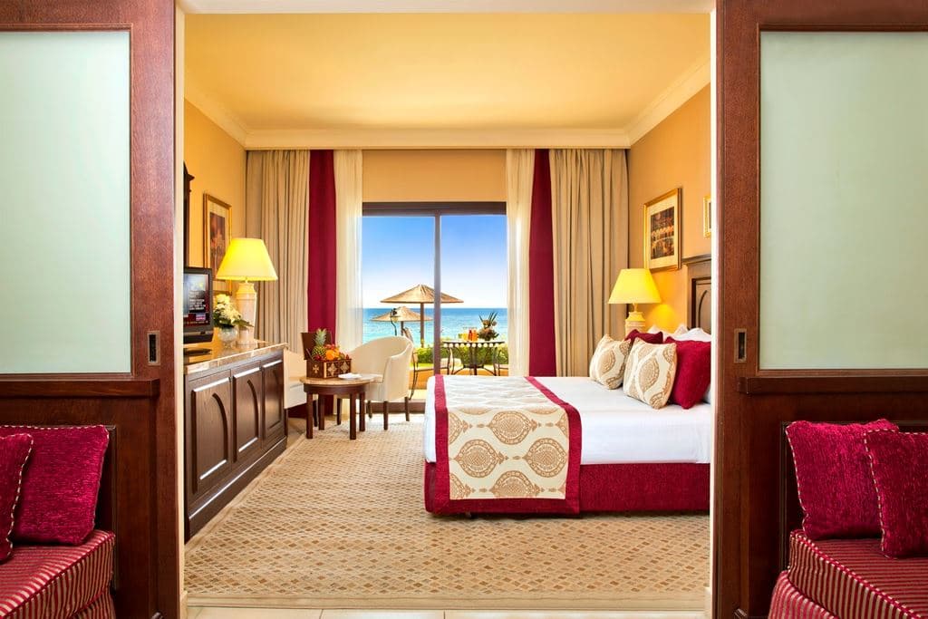 rooms-deluxe-room
