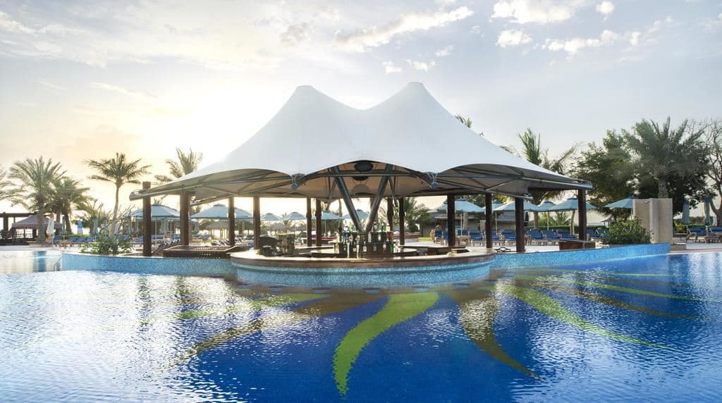 bars-baywatch-pool-beach-bar