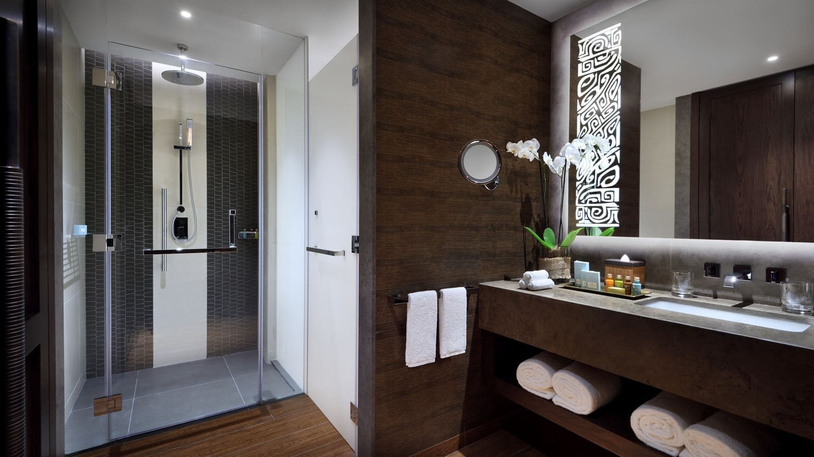 rooms-deluxe-king-room-resort-view