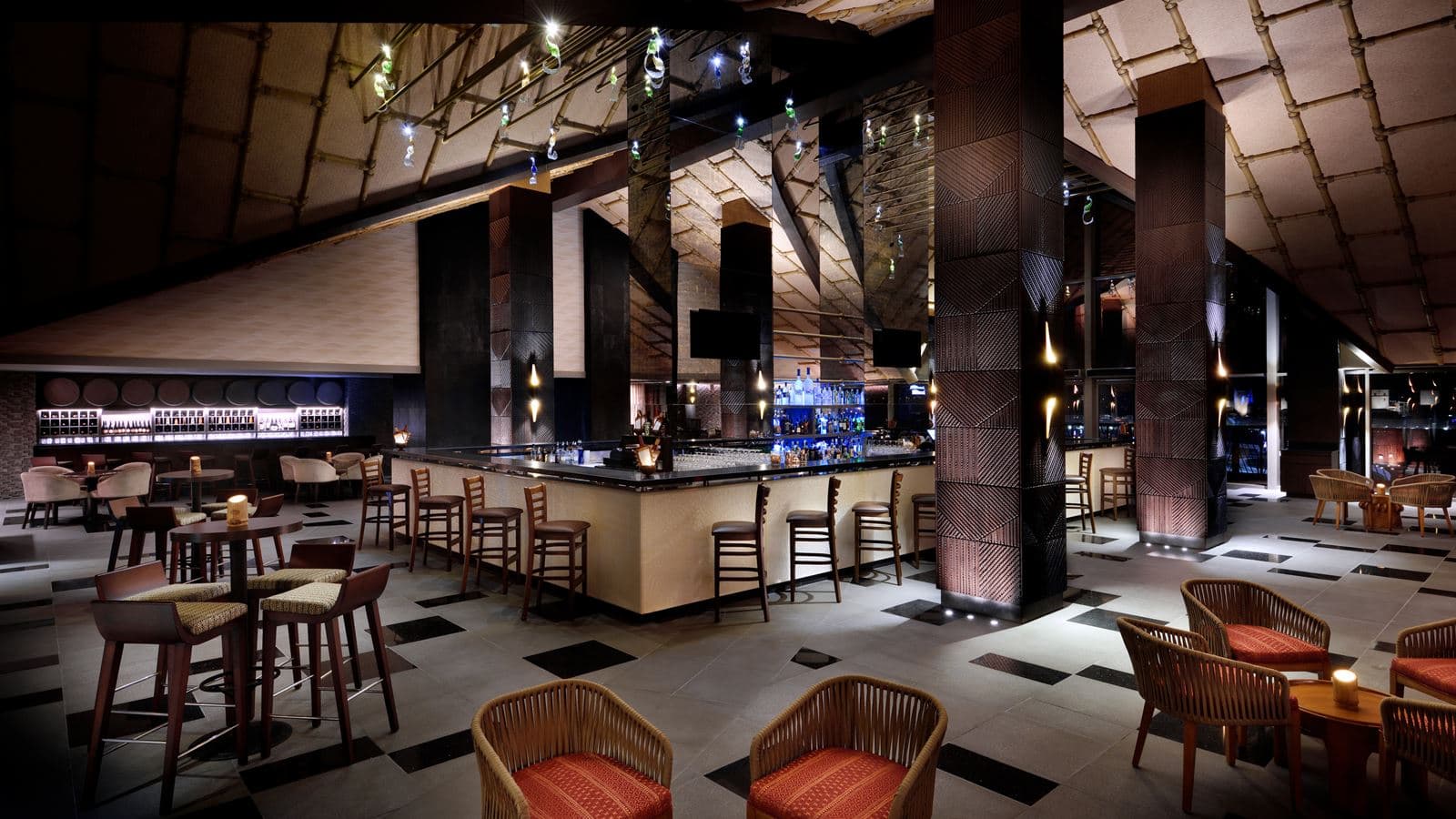 bars-lani-rooftop-bar-and-lounge
