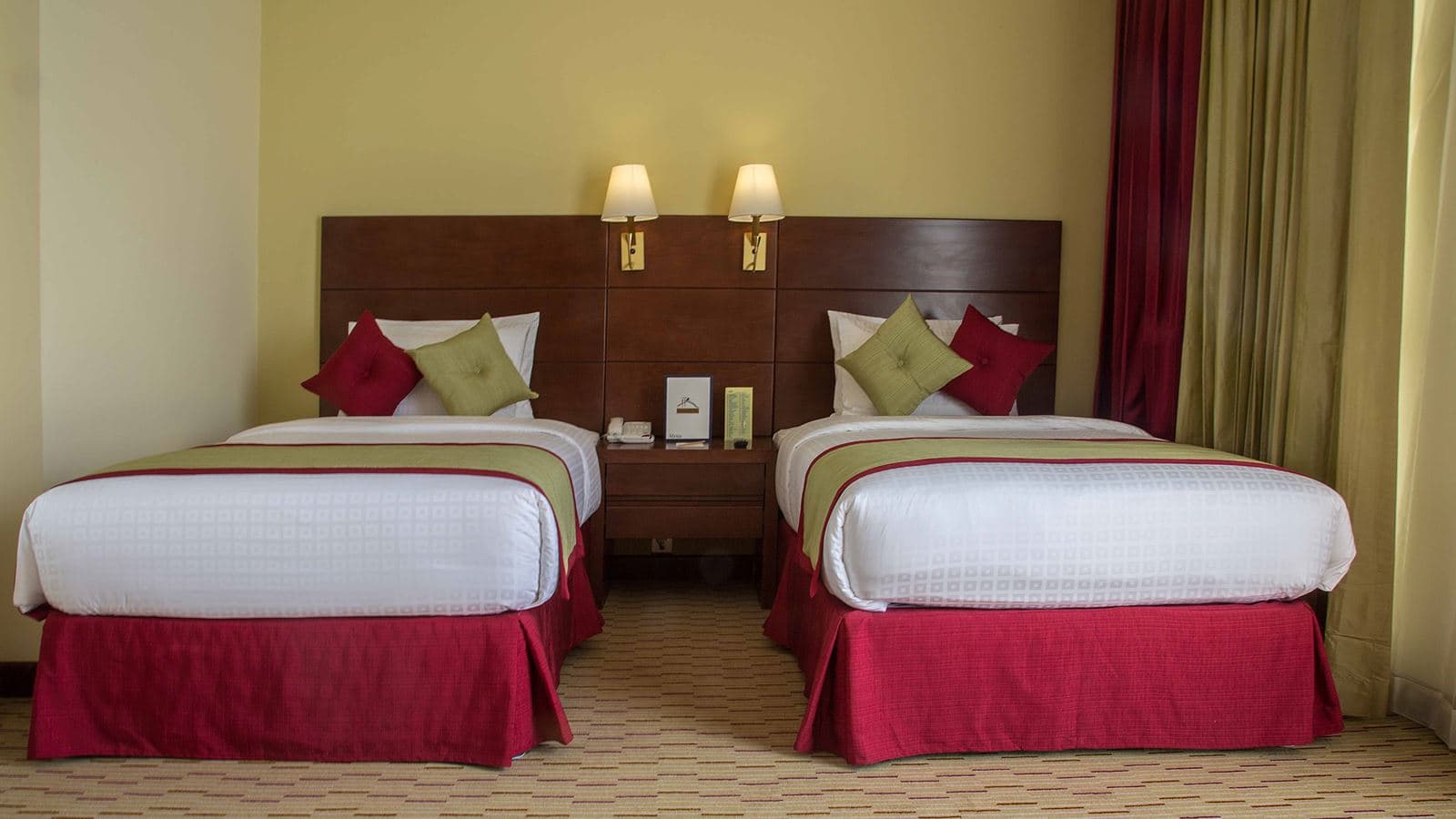 rooms-deluxe-room