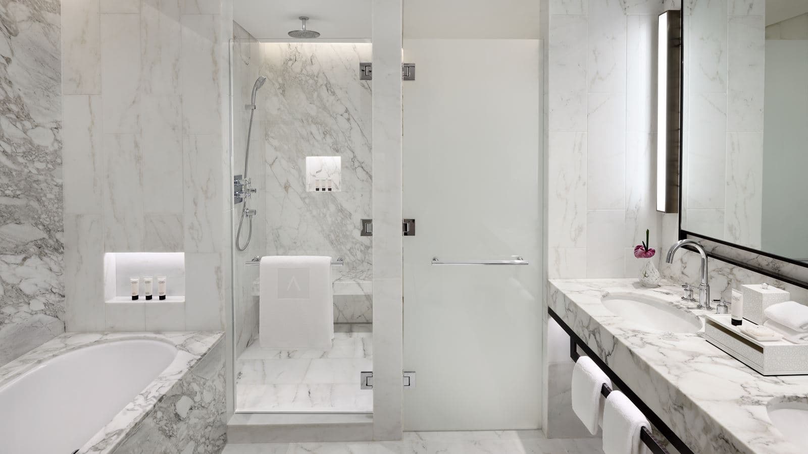 rooms-deluxe-room