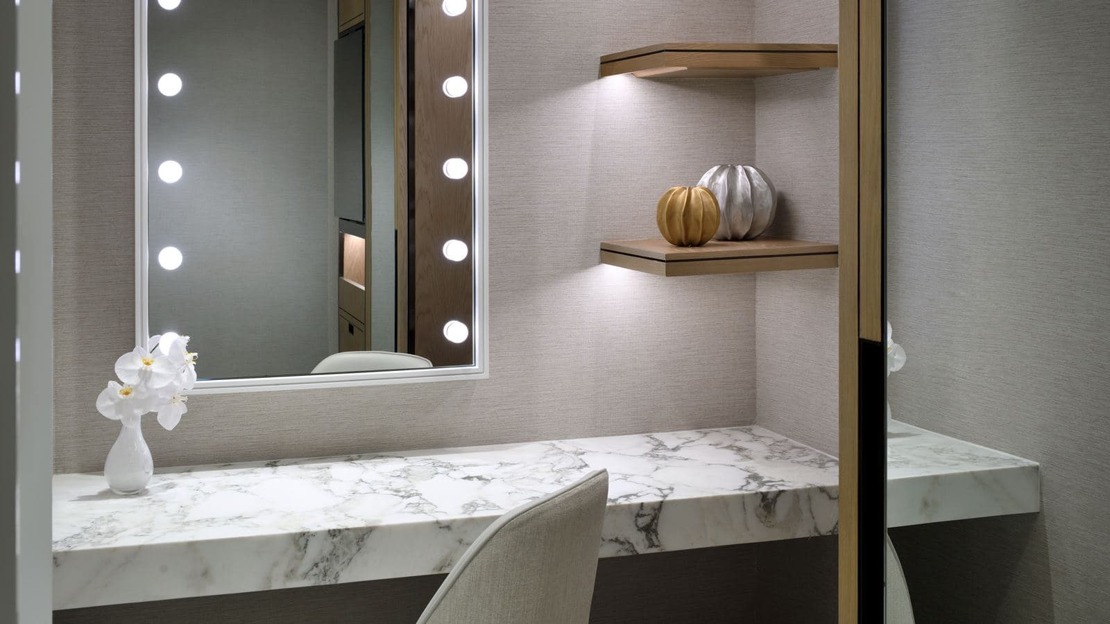 rooms-deluxe-room