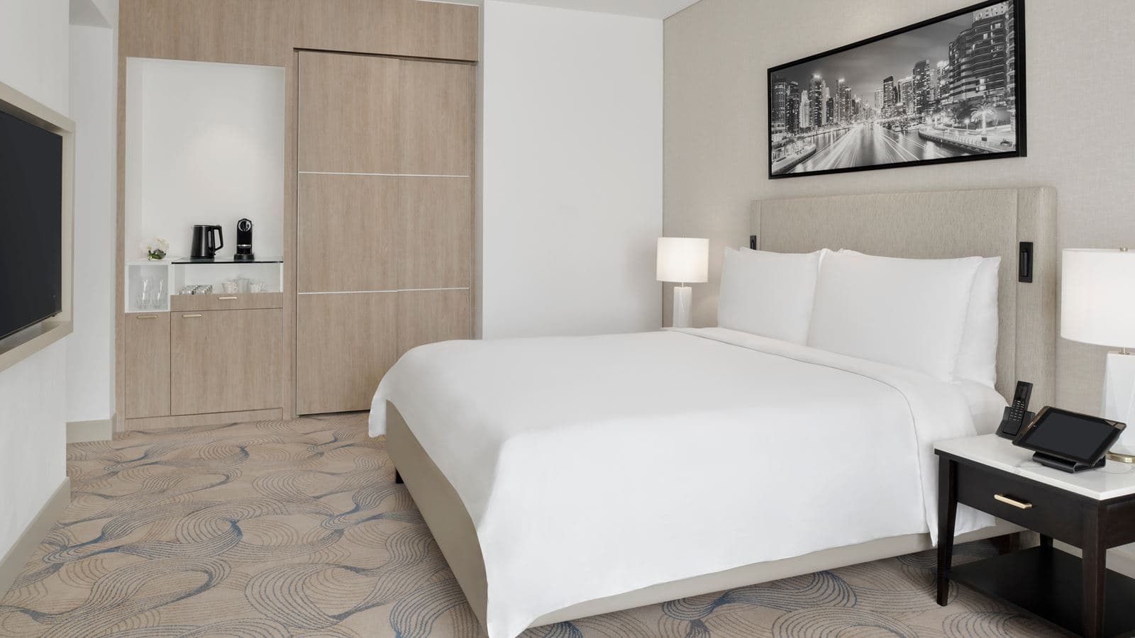 rooms-deluxe-guest-room-marina-view