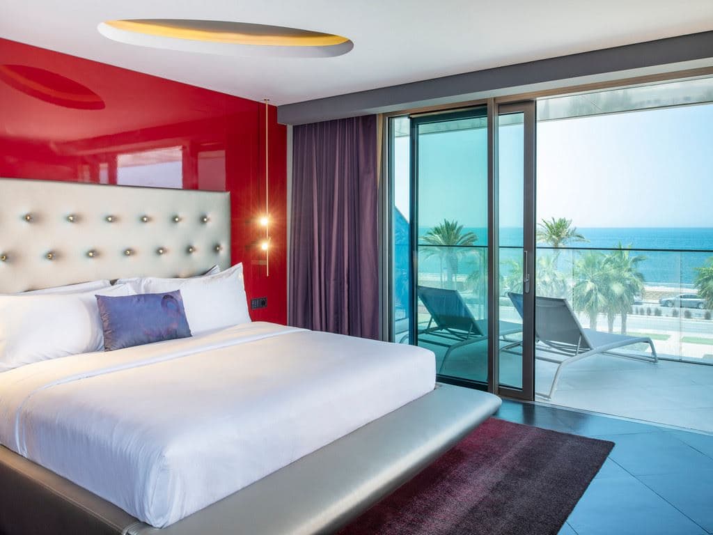 rooms-cool-corner-suite