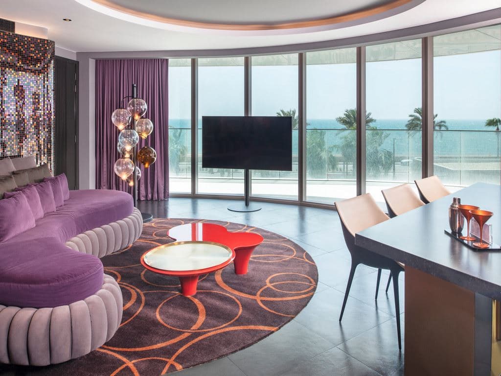 rooms-cool-corner-suite
