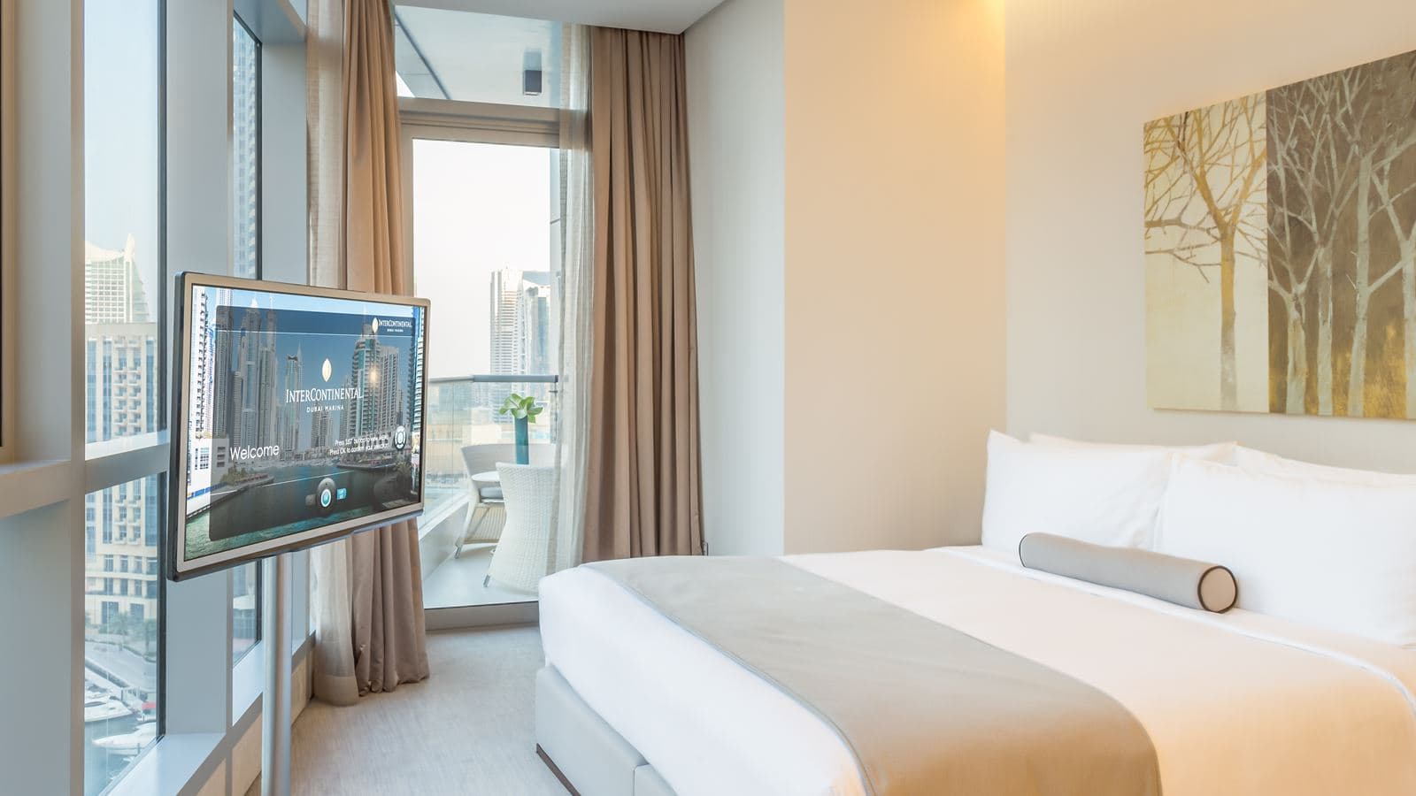 rooms-cosy-with-balcony--marina-view