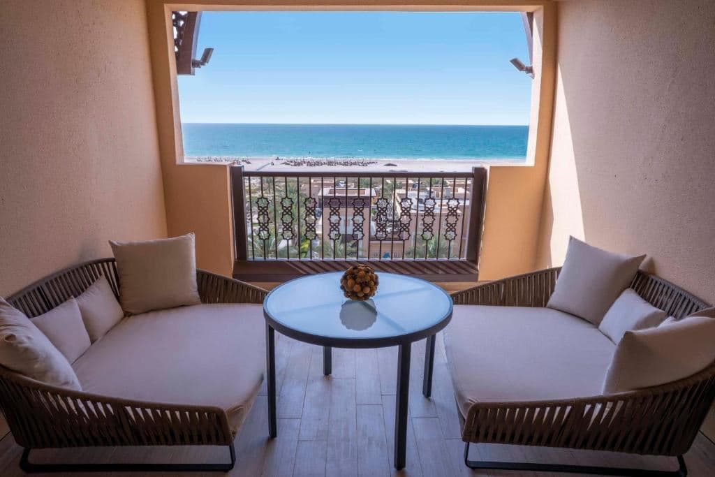 rooms-one-bedroom-sea-view-suite-with-balcony