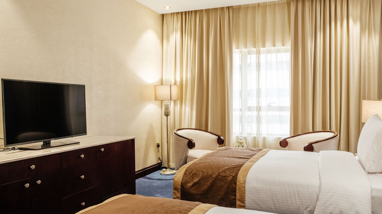 rooms-deluxe-room