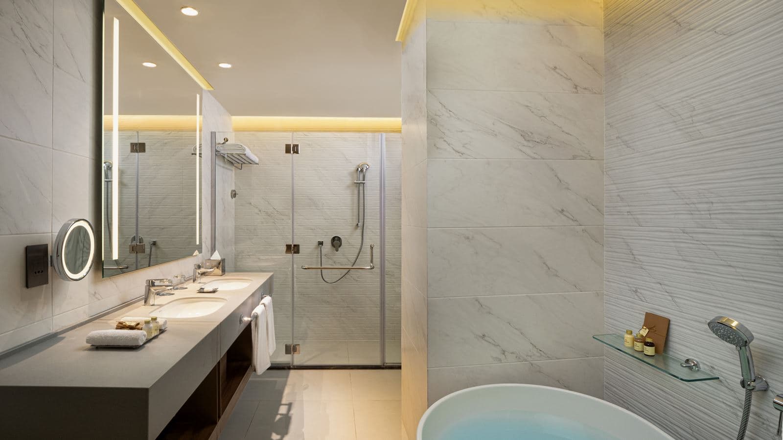rooms-deluxe-suite