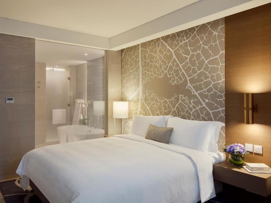 rooms-room-w-lounge-access