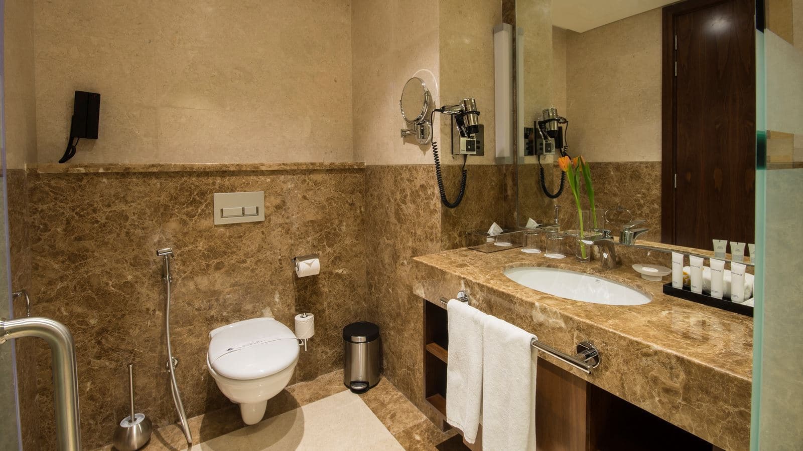 rooms-deluxe-room