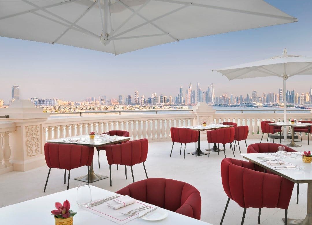 restaurants-raffles-club-lounge