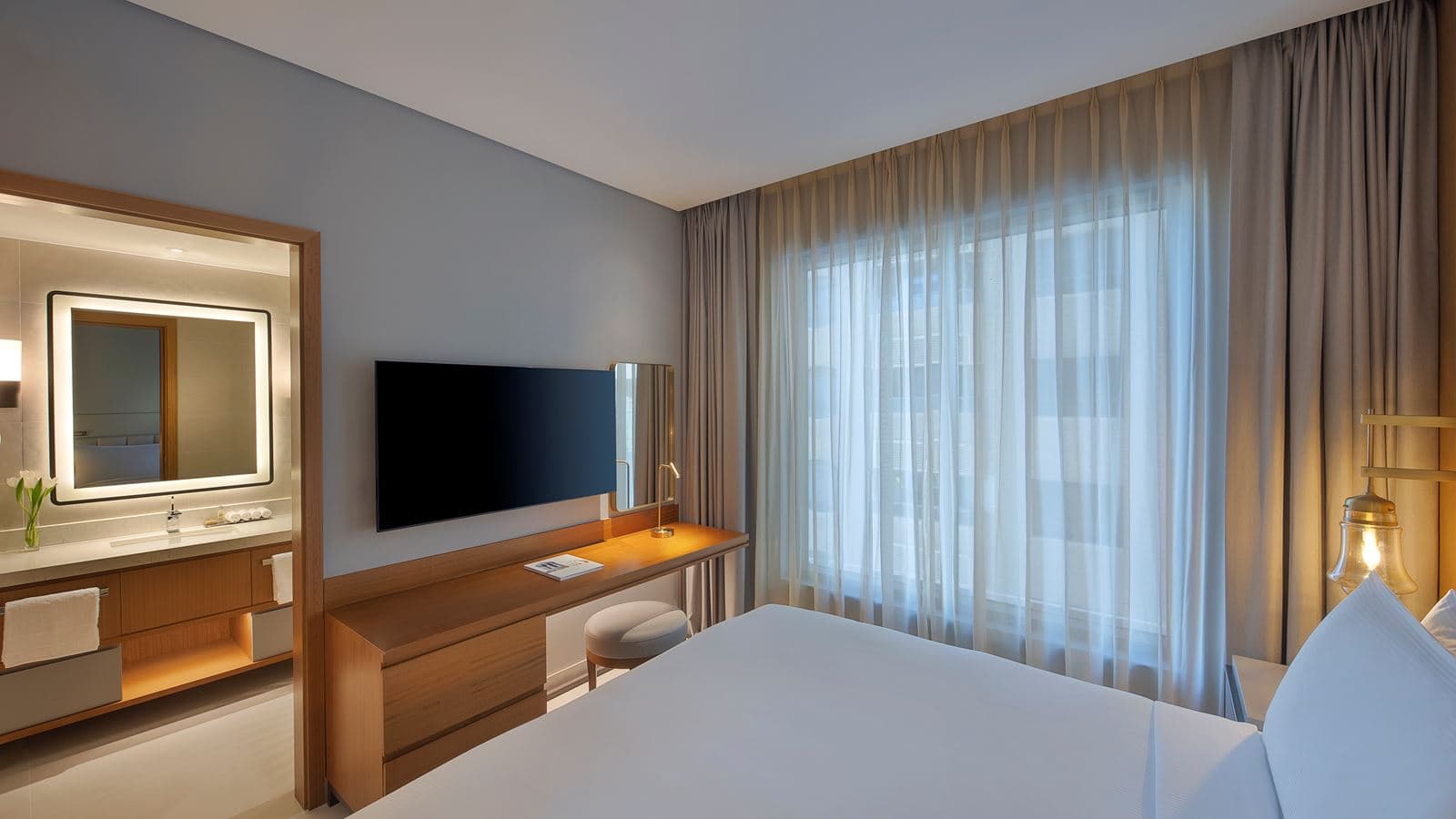 rooms-king-two-bedroom-corner-apartment