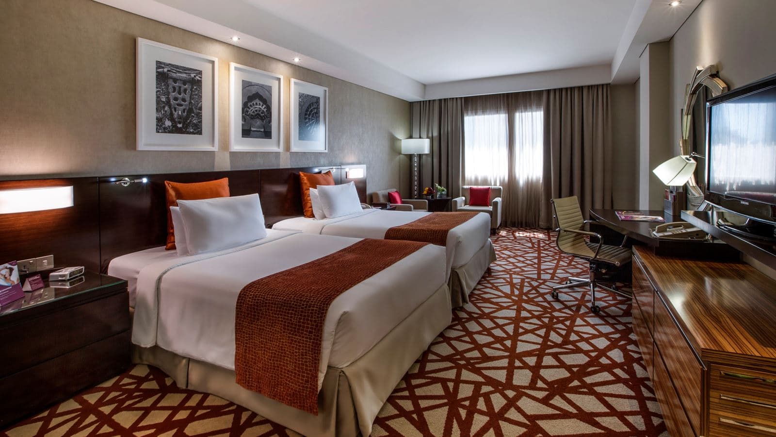 rooms-deluxe-room