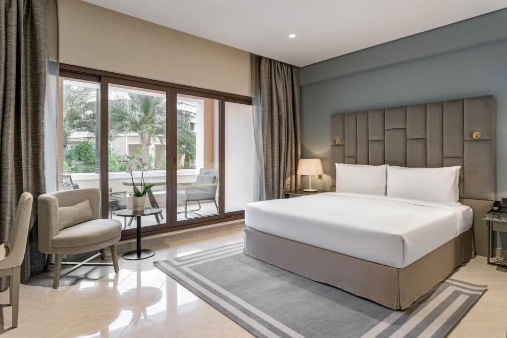 rooms-family-three-bedroom-palm-view-apartment