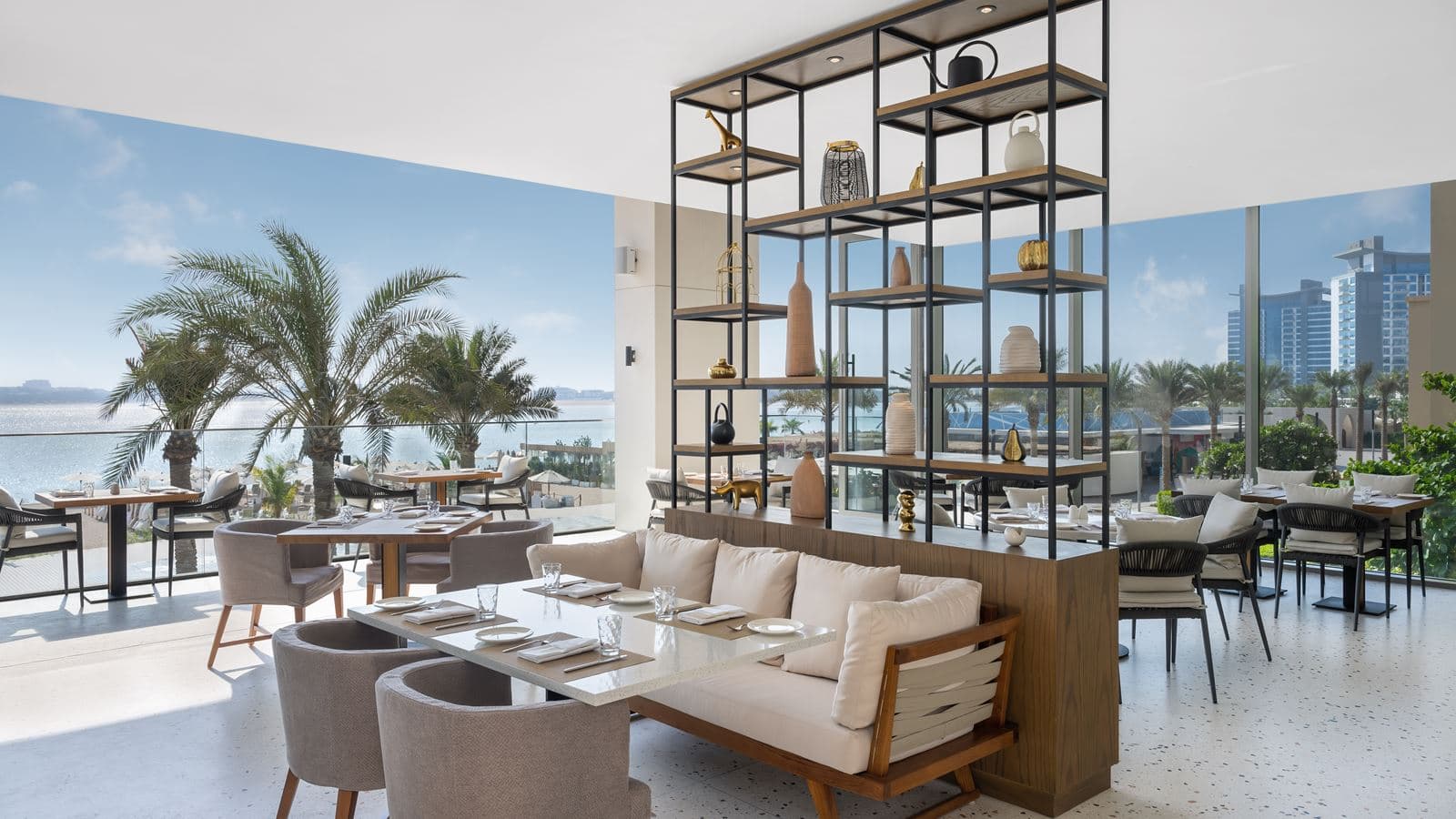 restaurants-the-palm-lounge