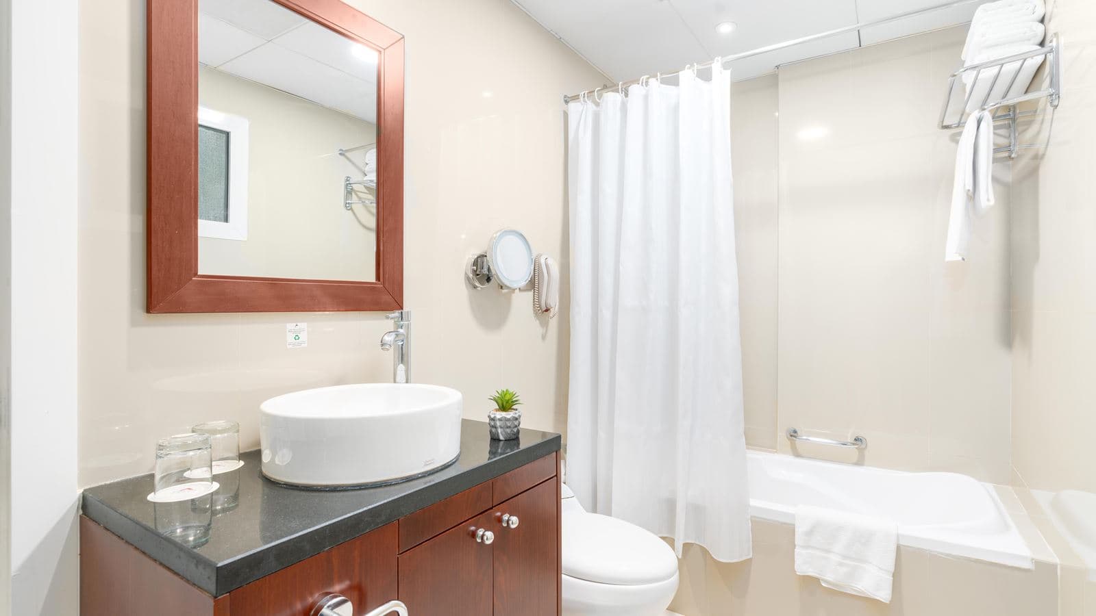 rooms-deluxe-room