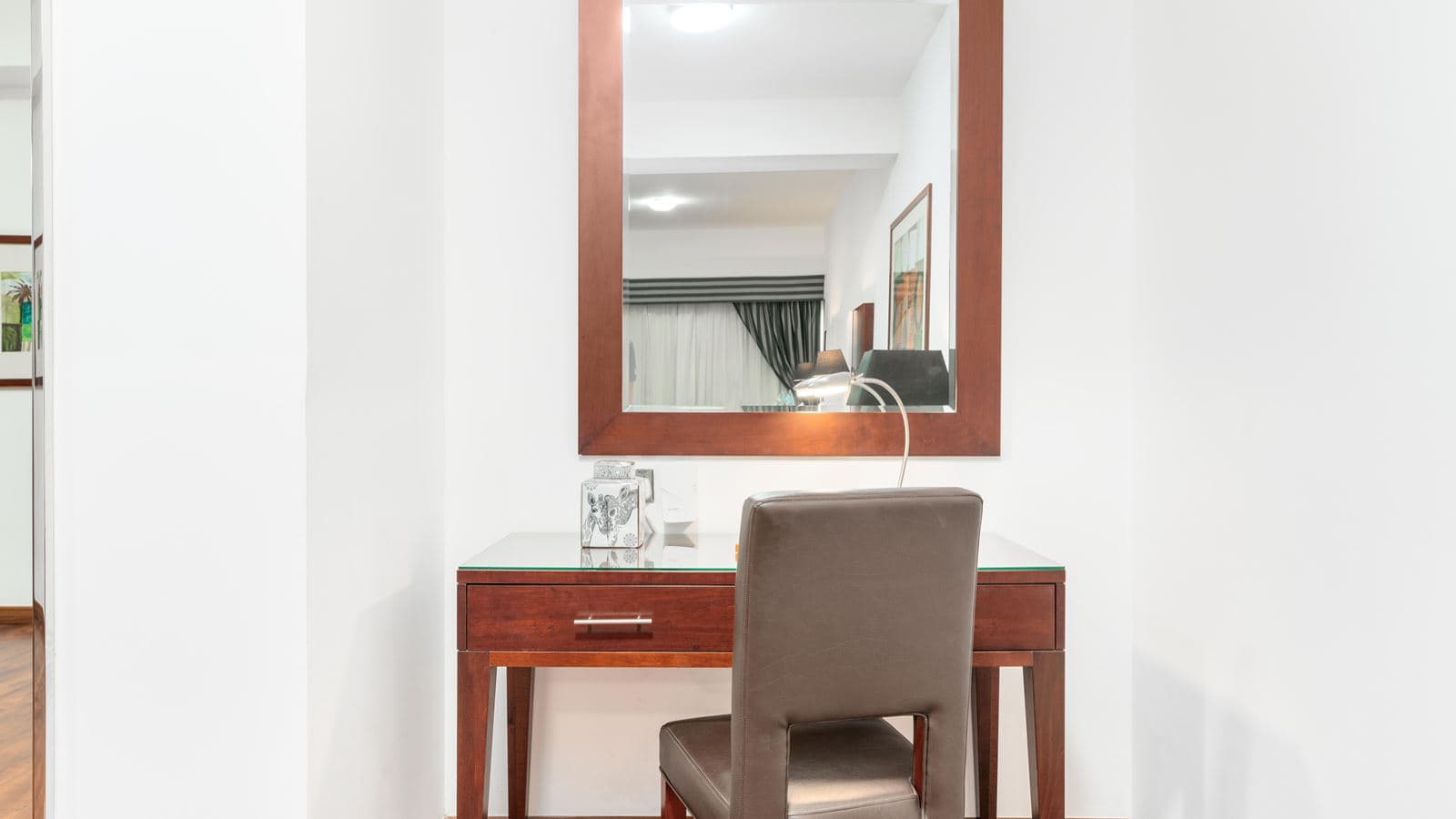 rooms-club-room