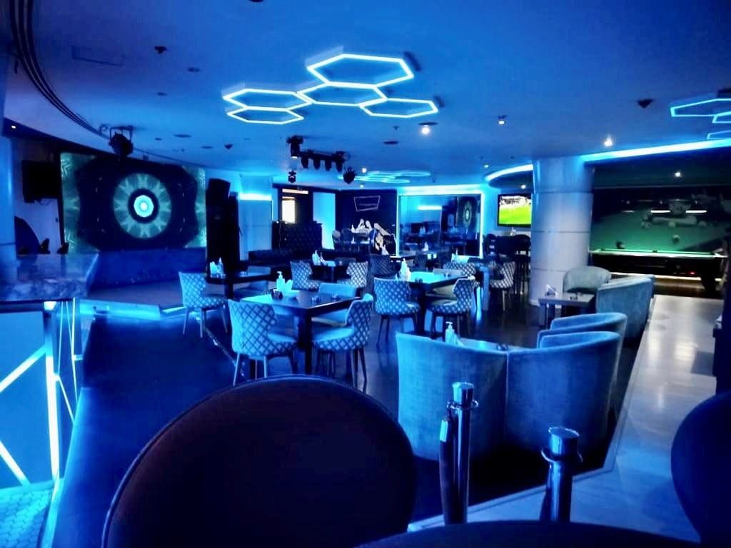 bars-cristina