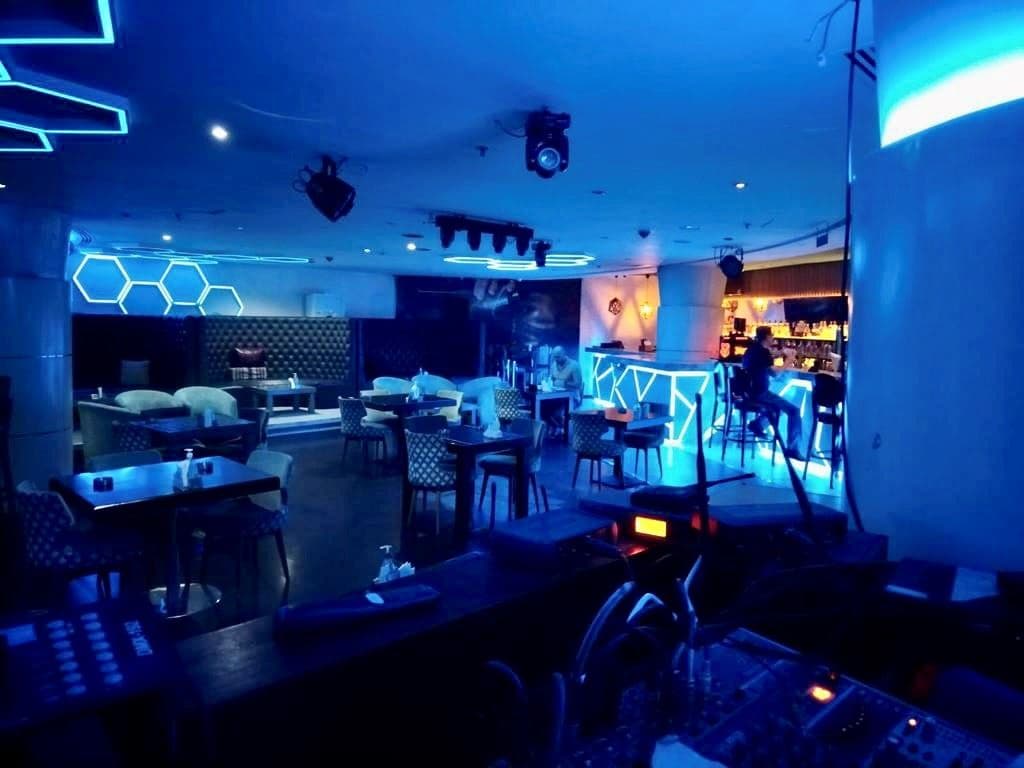 bars-cristina