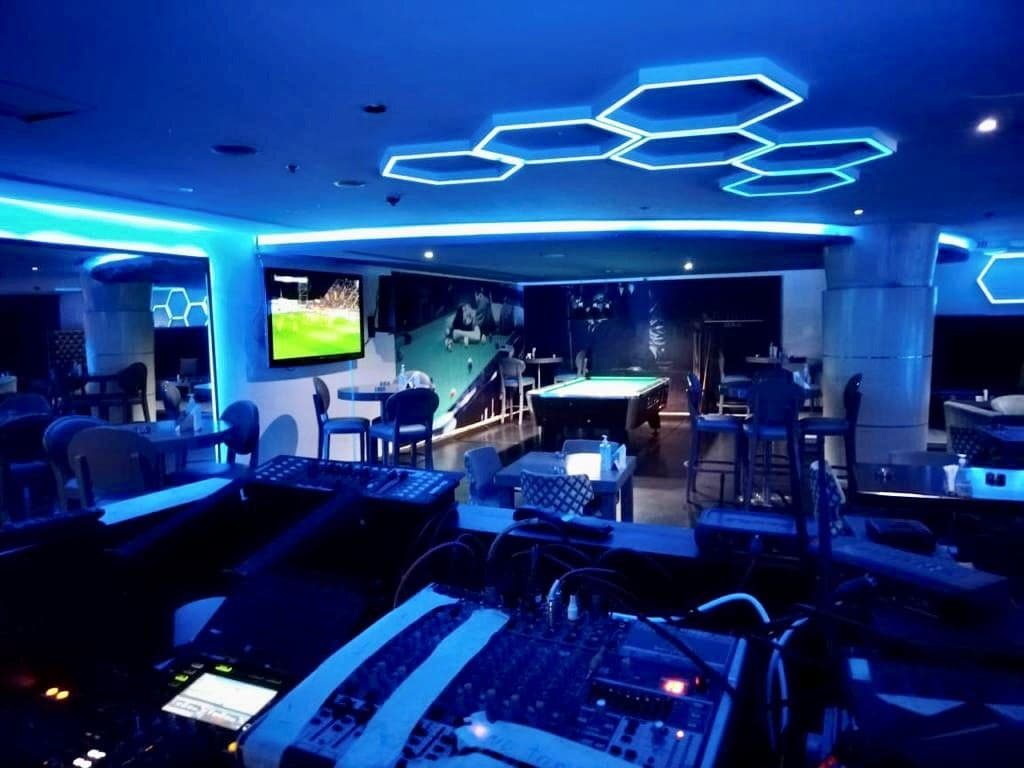 bars-cristina