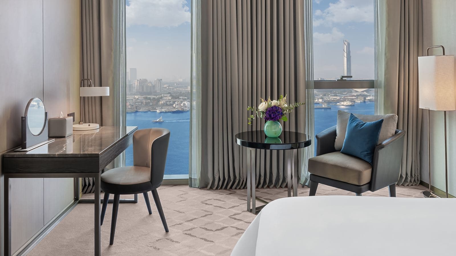 rooms-club-creek-view-king