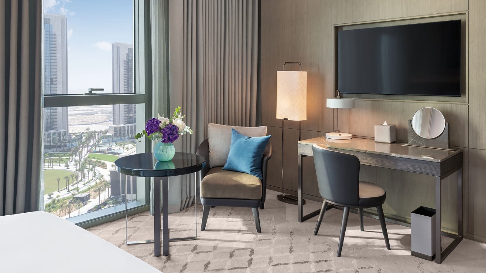 rooms-deluxe-city-view-room-king