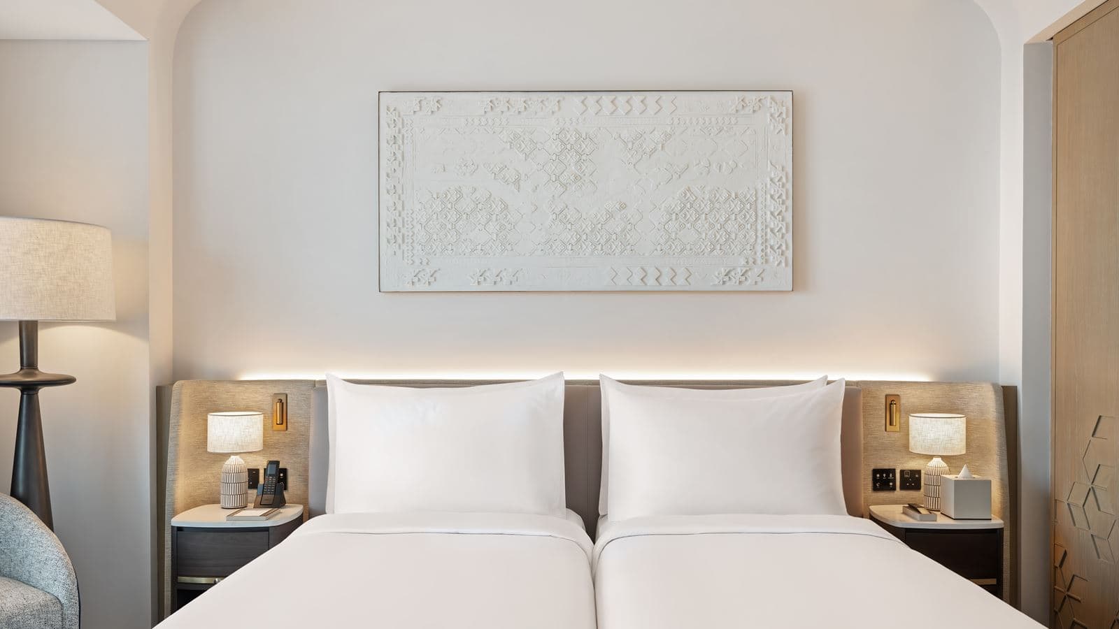 rooms-deluxe-room-twin