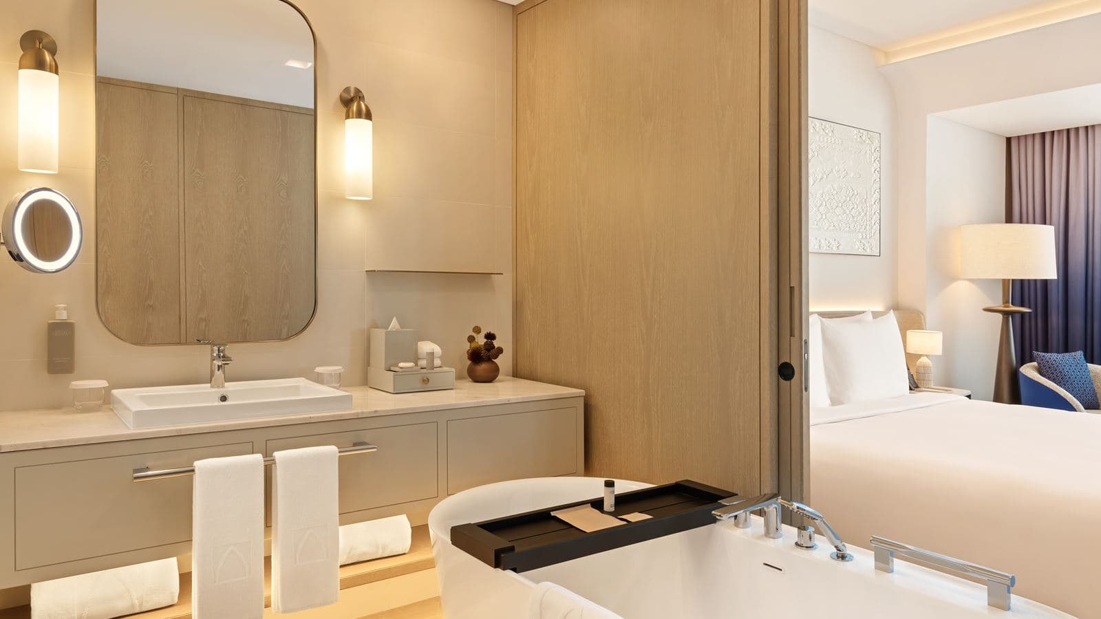 rooms-deluxe-room-king