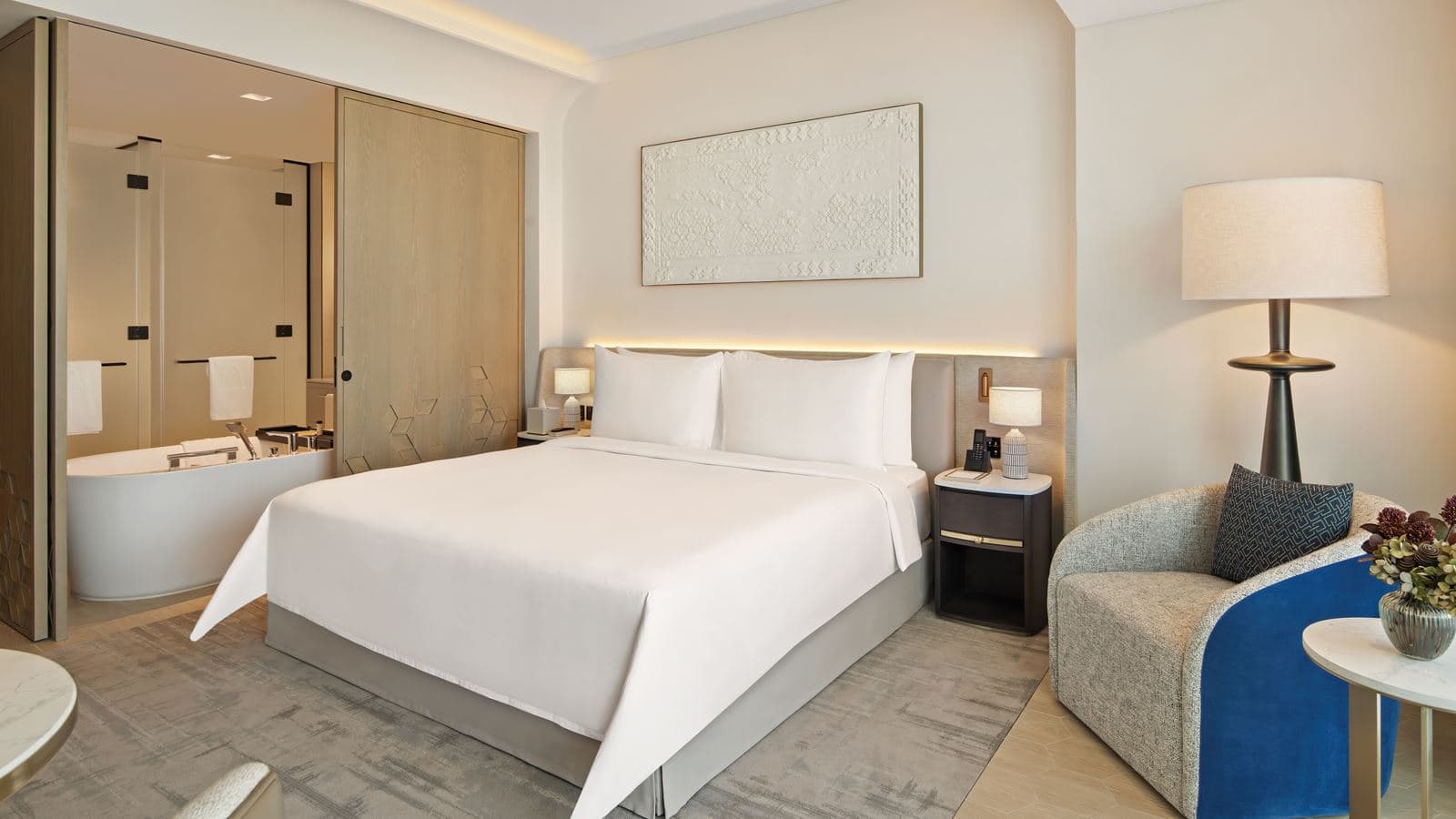 rooms-deluxe-room-king