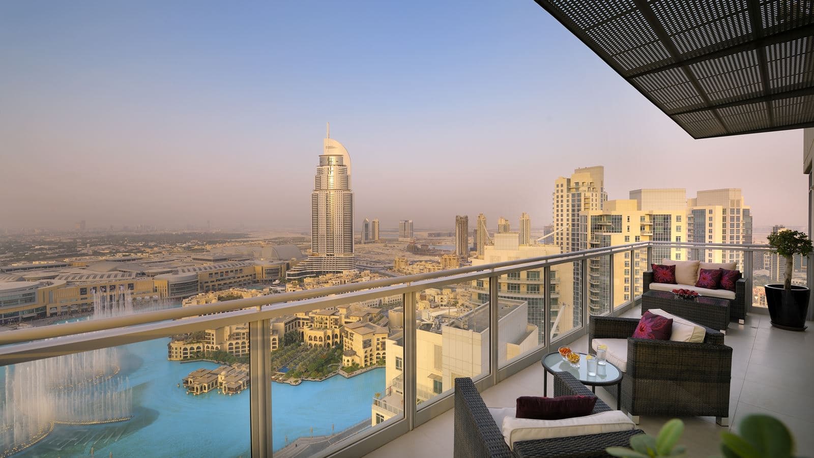 rooms-penthouse-burj-khalifa-and-fountain-view
