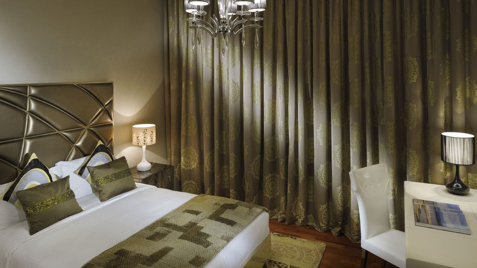 rooms-penthouse-burj-khalifa-and-fountain-view