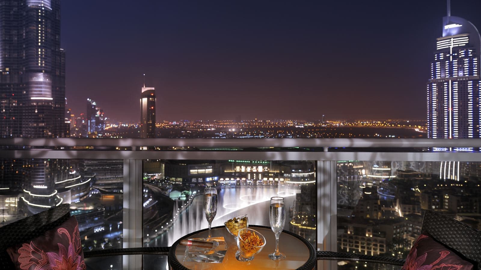 rooms-penthouse-burj-khalifa-and-fountain-view