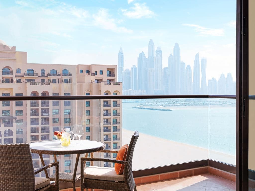 rooms-fairmont-heritage-partial-palm-sea-view-room-queen