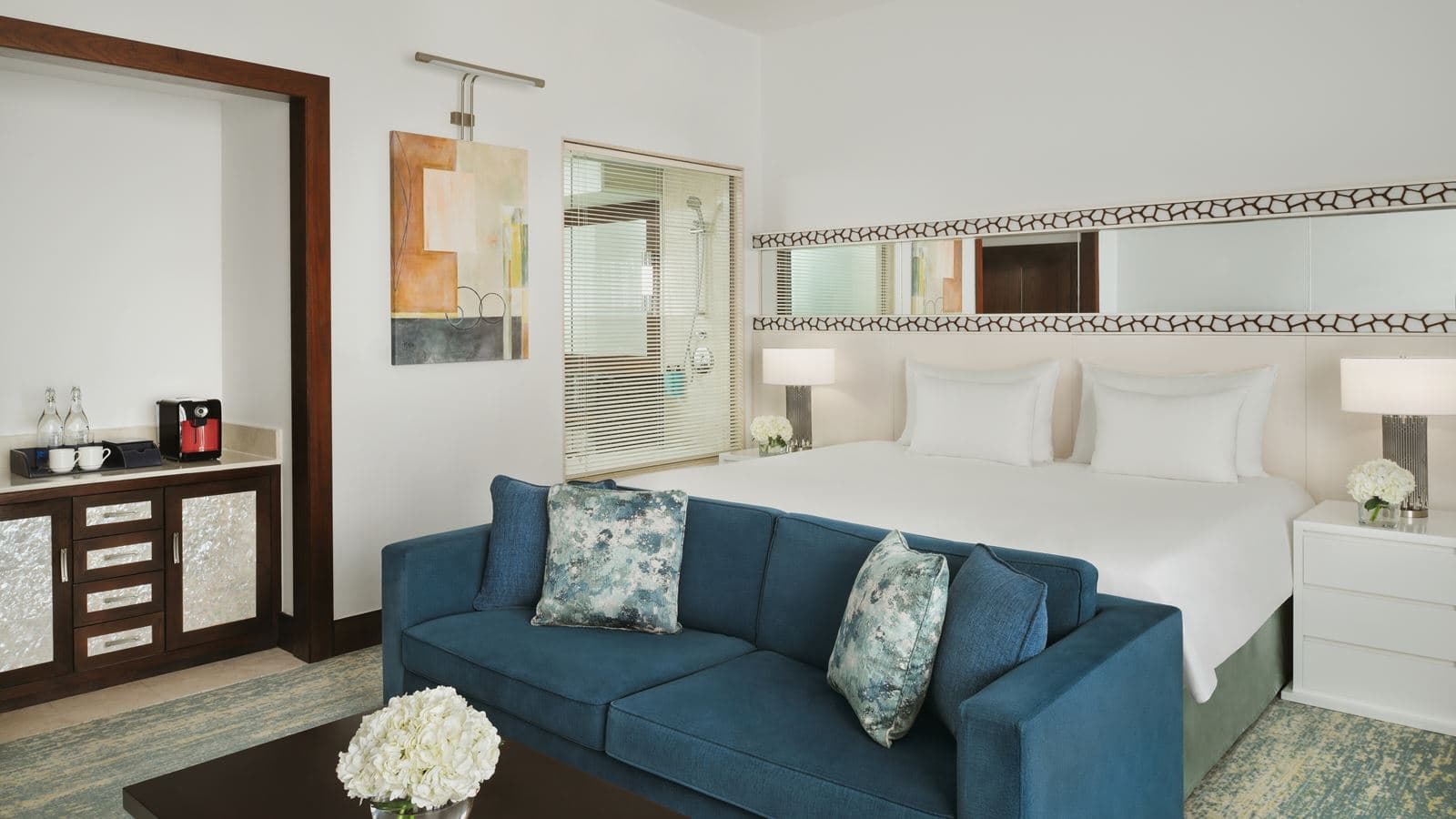 rooms-sea-view-junior-suite-with-balcony-and-lounge-access