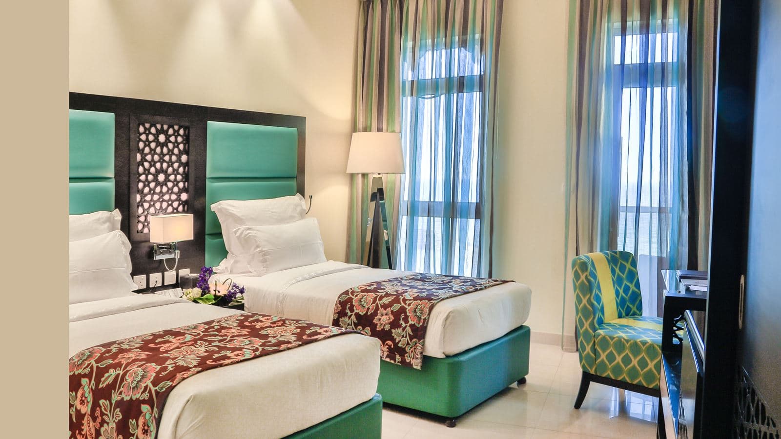 rooms-deluxe-city-viewking-beds