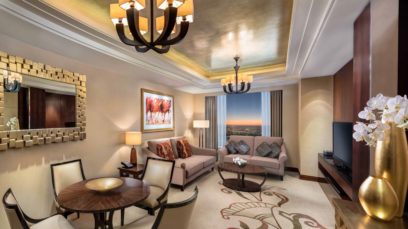 rooms-king-deluxe-suite