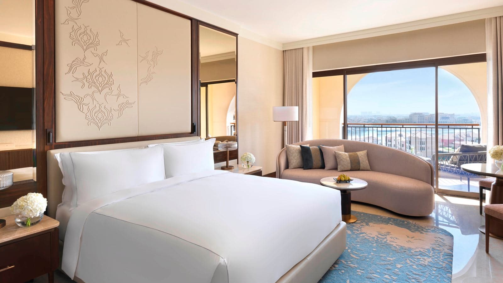rooms-deluxe-room