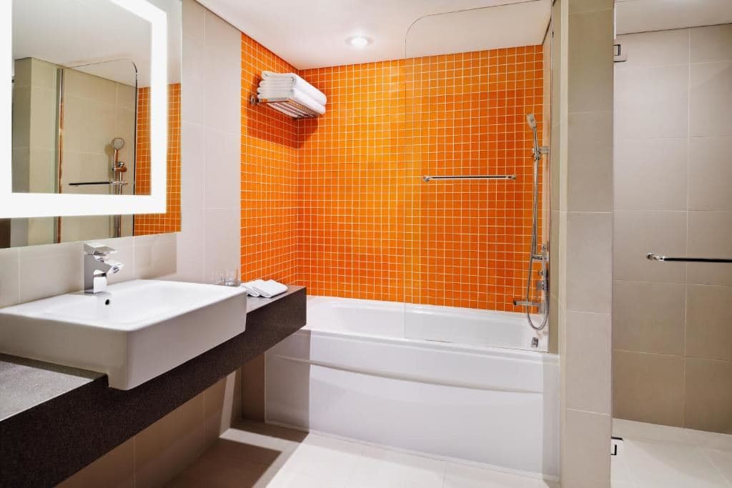 rooms-2-broom-suite